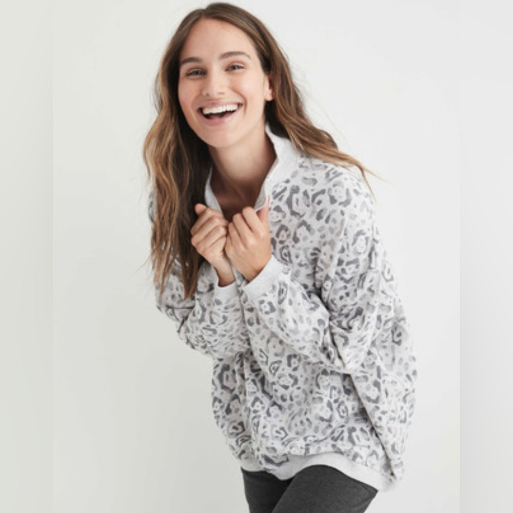 Aerie Gray Leopard Print Quarter Zip-Up Oversized Top, Sz L (P2P 30”)